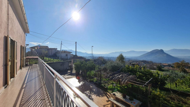 farmhouse for sale in Cervaro