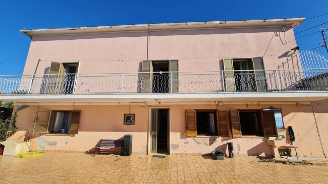 farmhouse for sale in Cervaro