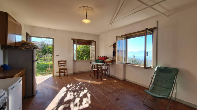 farmhouse for sale in Cervaro