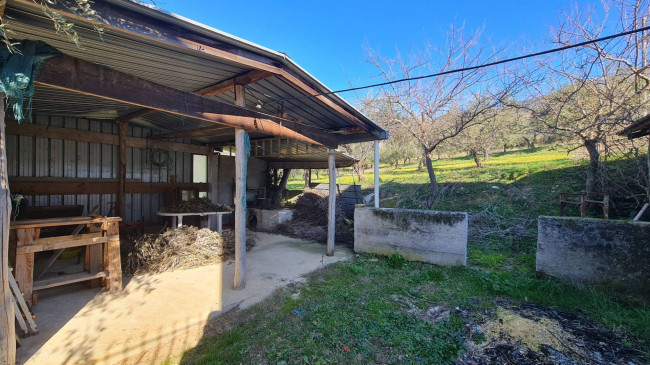 farmhouse for sale in Cervaro
