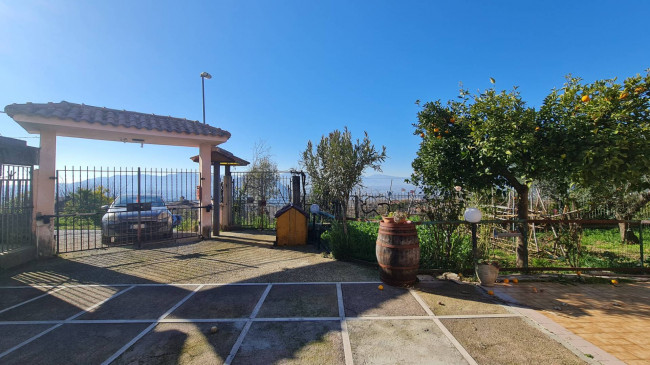 farmhouse for sale in Cervaro