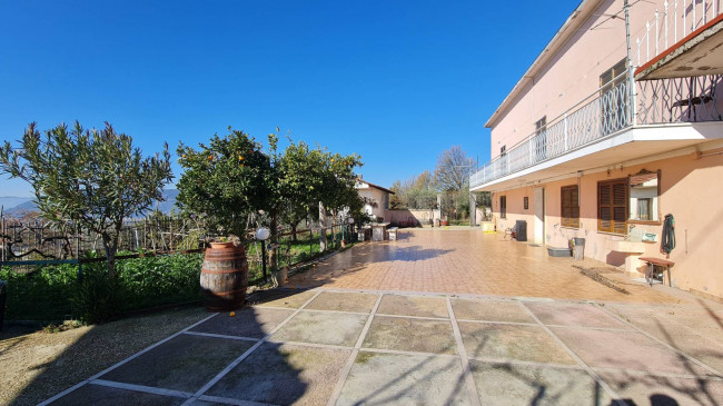 farmhouse for sale in Cervaro