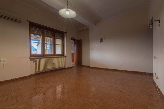 Villa for sale in Sora