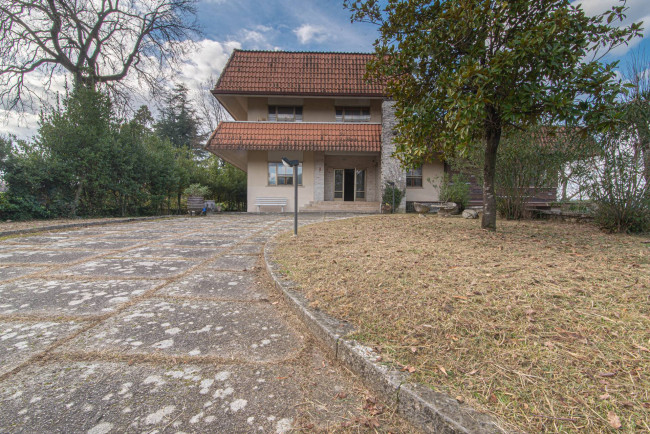 Villa for sale in Sora