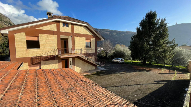semi-detached villa for sale in Roccasecca