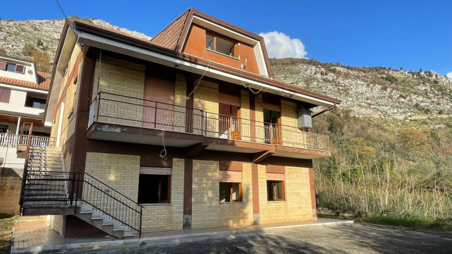 semi-detached villa for sale in Roccasecca