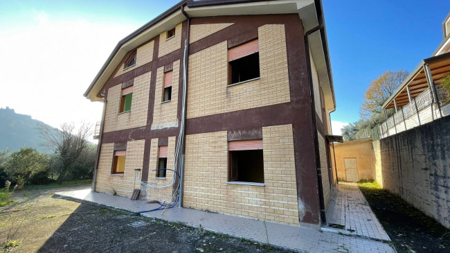 semi-detached villa for sale in Roccasecca