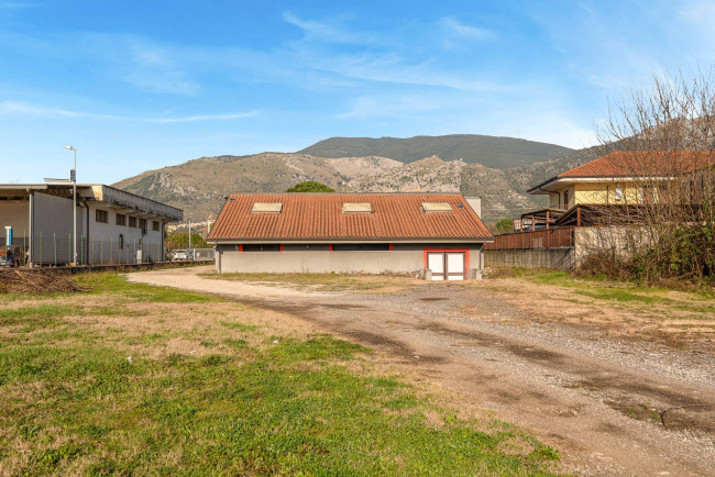 Locale commerciale in vendita a Roccasecca