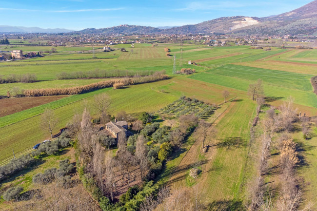 farmhouse for sale in Ferentino