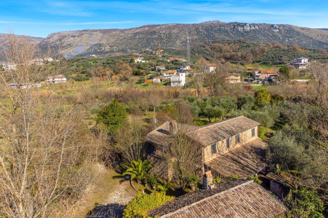 farmhouse for sale in Ferentino