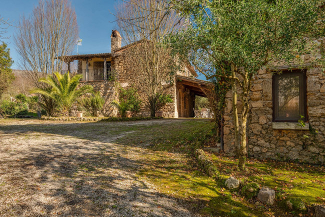 farmhouse for sale in Ferentino