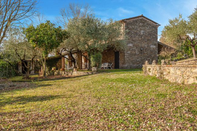 farmhouse for sale in Ferentino