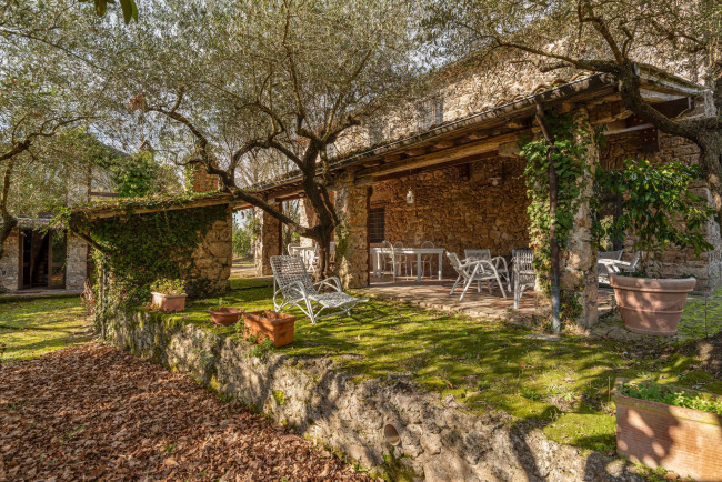 farmhouse for sale in Ferentino