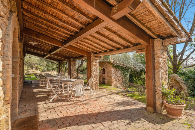 farmhouse for sale in Ferentino