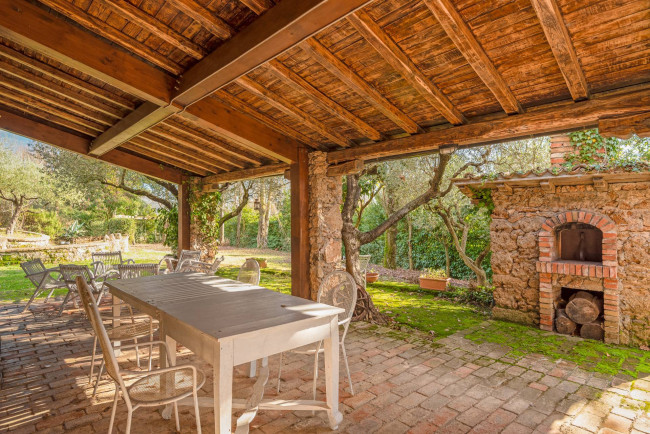 farmhouse for sale in Ferentino