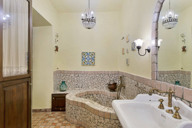 farmhouse for sale in Ferentino