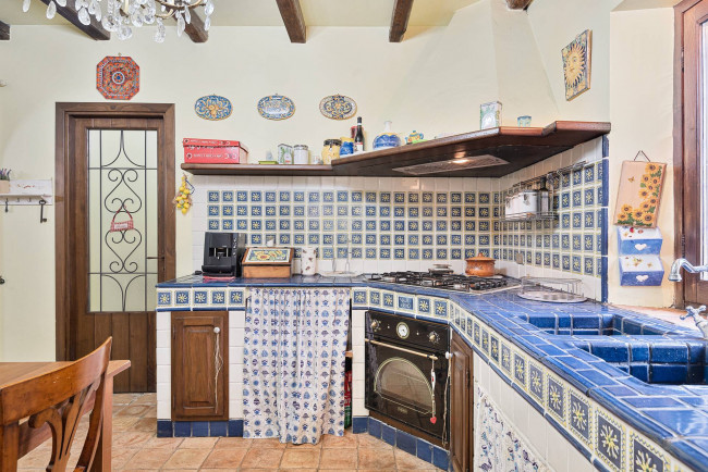 farmhouse for sale in Ferentino
