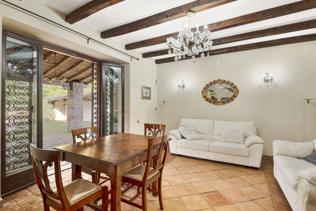 farmhouse for sale in Ferentino