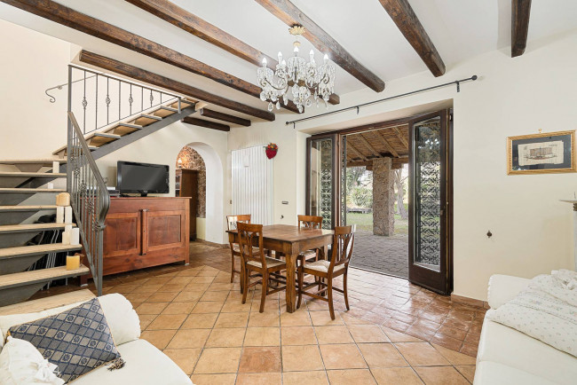 farmhouse for sale in Ferentino