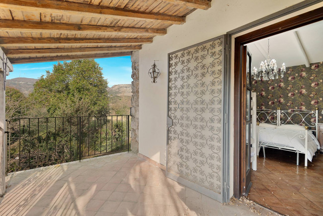 farmhouse for sale in Ferentino
