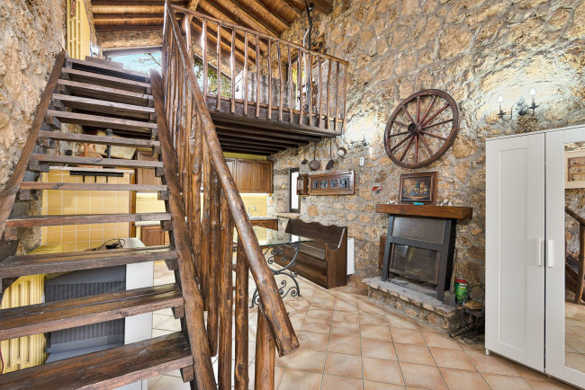 farmhouse for sale in Ferentino