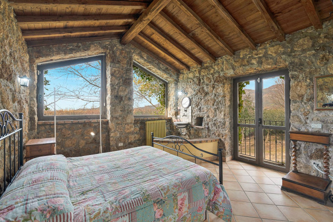 farmhouse for sale in Ferentino