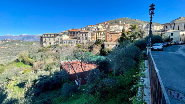 Locale commerciale in vendita a Arpino