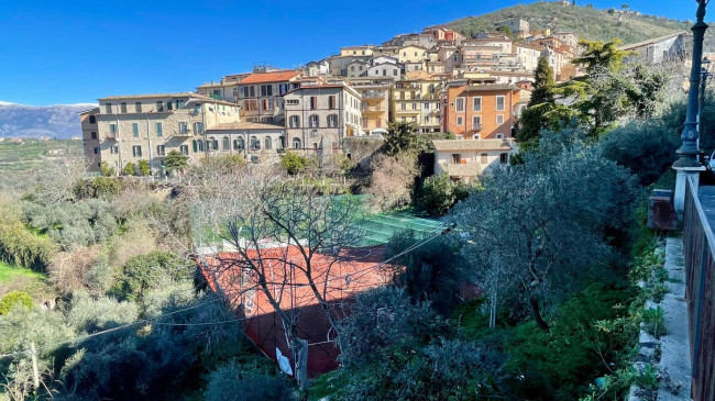 Locale commerciale in vendita a Arpino