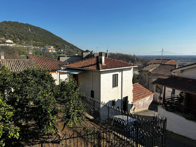 Abitazioni tipiche storiche in vendita a Colfelice