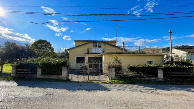 Casa indipendente in vendita a Colfelice