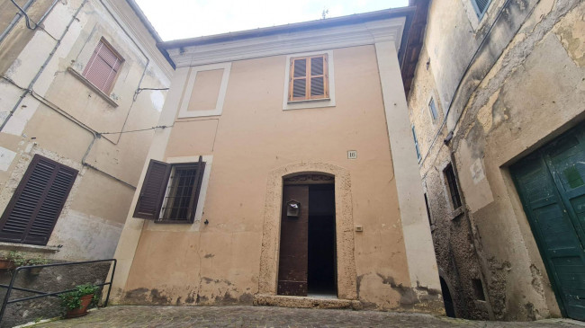 typical historical house for sale in Arpino
