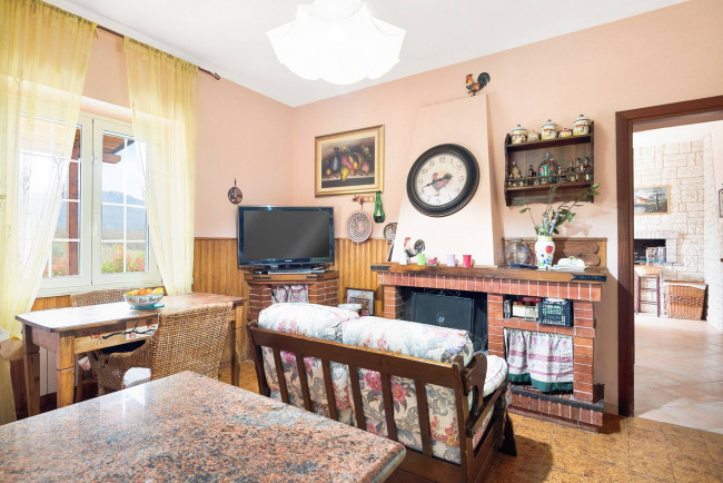 detached house for sale in Sant'Ambrogio sul Garigliano