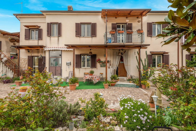detached house for sale in Sant'Ambrogio sul Garigliano