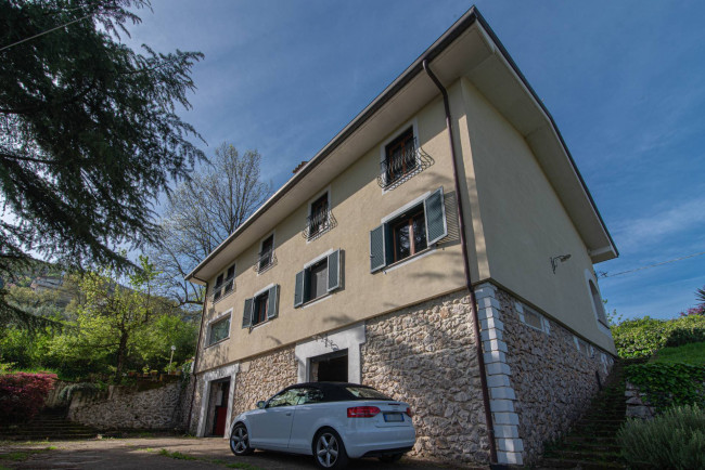 Villa for sale in Gorga