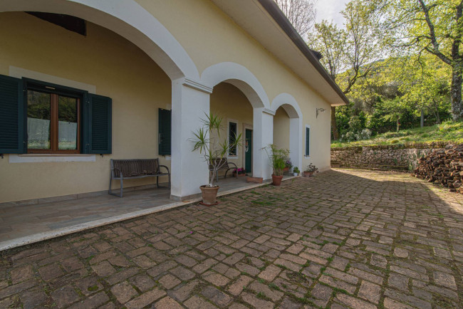 Villa for sale in Gorga
