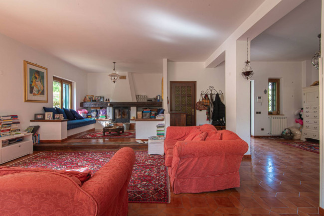 Villa for sale in Gorga
