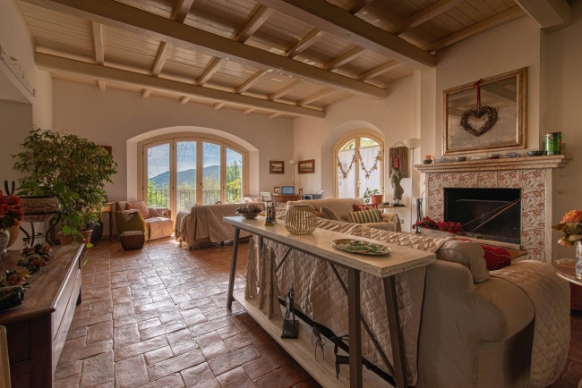 farmhouse for sale in San Donato Val di Comino