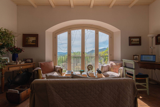 farmhouse for sale in San Donato Val di Comino