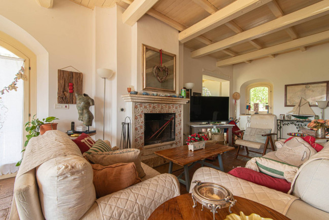 farmhouse for sale in San Donato Val di Comino