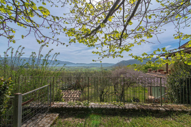 farmhouse for sale in San Donato Val di Comino