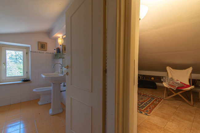 farmhouse for sale in San Donato Val di Comino