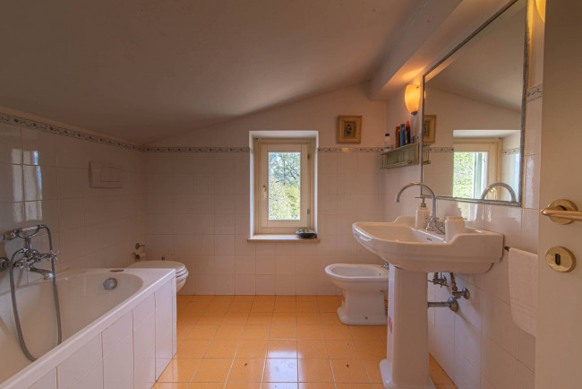farmhouse for sale in San Donato Val di Comino