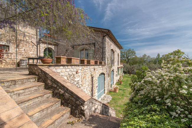 farmhouse for sale in San Donato Val di Comino