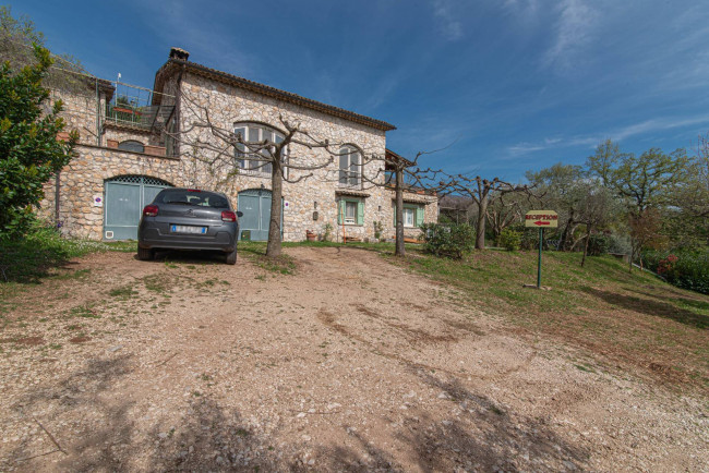 farmhouse for sale in San Donato Val di Comino
