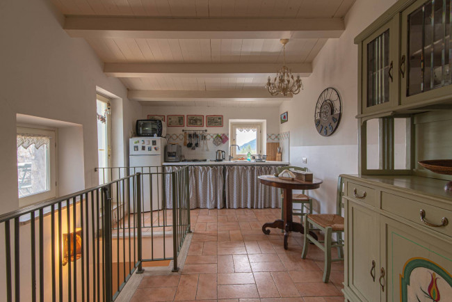 farmhouse for sale in San Donato Val di Comino