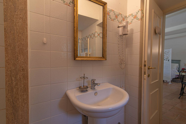 farmhouse for sale in San Donato Val di Comino