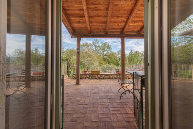 farmhouse for sale in San Donato Val di Comino