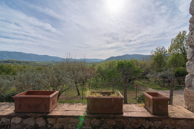 farmhouse for sale in San Donato Val di Comino