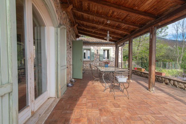 farmhouse for sale in San Donato Val di Comino