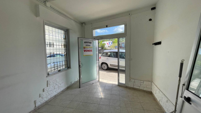 Locale commerciale in vendita a Colfelice